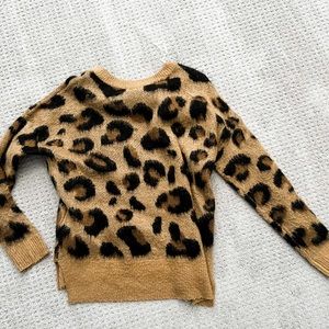 Small oversized sweater